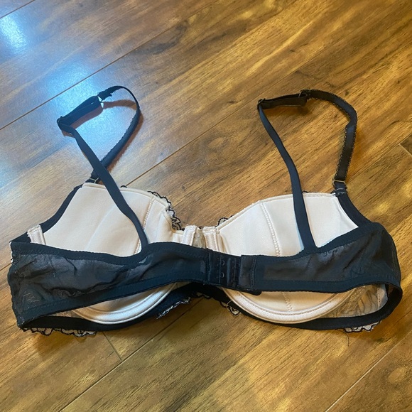 Victoria Secret bras (3) Lily of France (1)        size 36 B - Picture 9 of 11